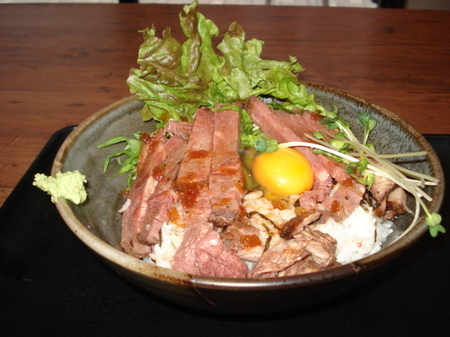 sutadonya-atsugiri-roastbeefdon3.jpg
