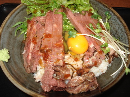 sutadonya-atsugiri-roastbeefdon4.jpg