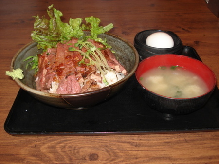 sutadonya-atsugiri-roastbeefdon5.jpg