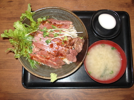 sutadonya-atsugiri-roastbeefdon6.jpg