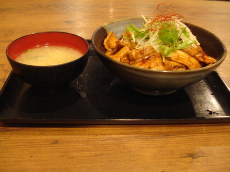 sutadonya-umakara-yakinikudon3.jpg